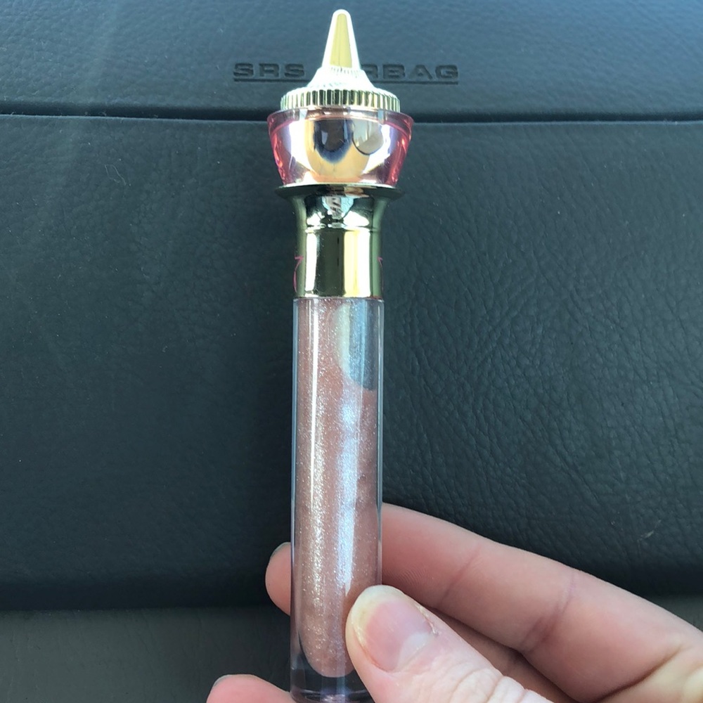 Lipgloss from jefreee star cosmetics